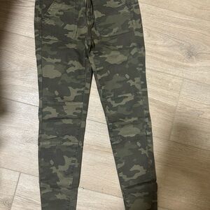 American Eagle Outfitters High Rise Camo Jeans